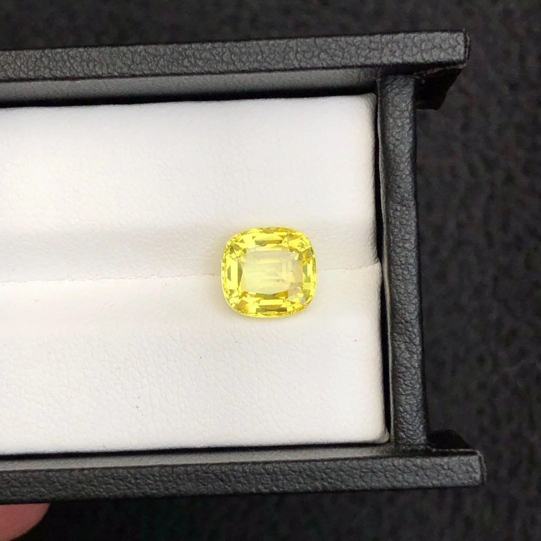 4.27 ct Natural Vivid Yellow Sapphire Cushion Shape Loose Gemstone — view 9